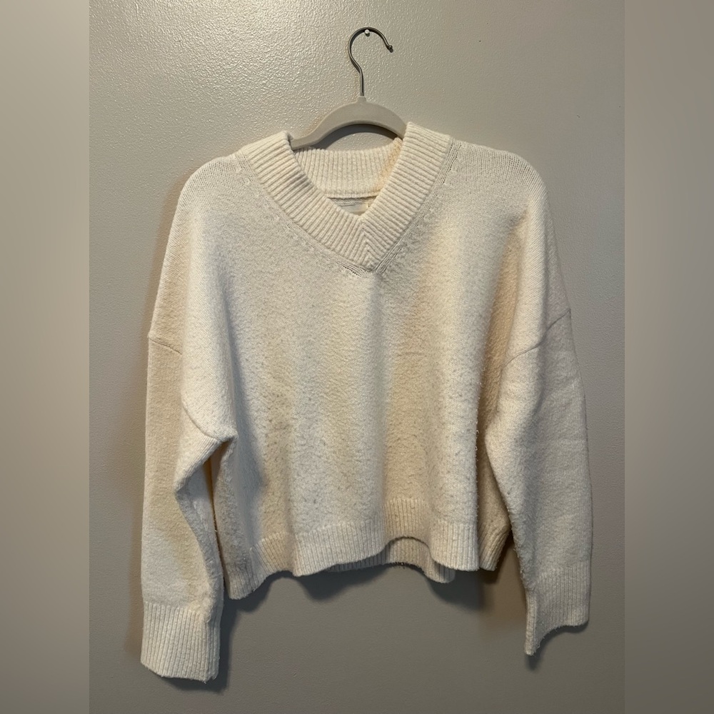 Abercrombie & Fitch Cream V-Neck Sweater